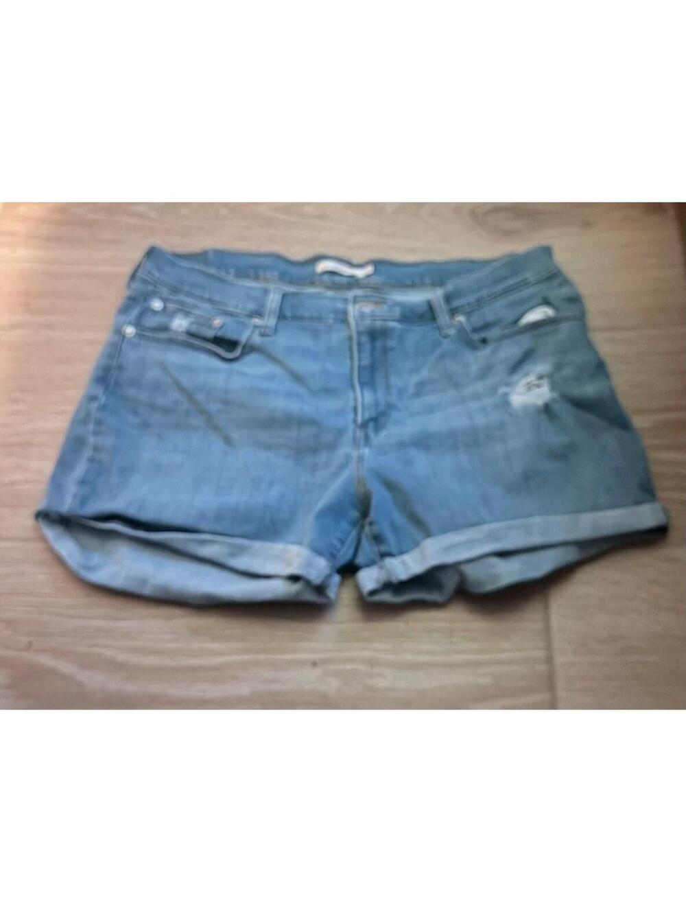 Levi’s Mid Length Denim Shorts Women’s Size 33 Blue Jean Shorts S20